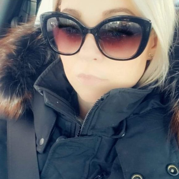 Like new Moose Jnuckles winter jacket - Picture 2 of 3